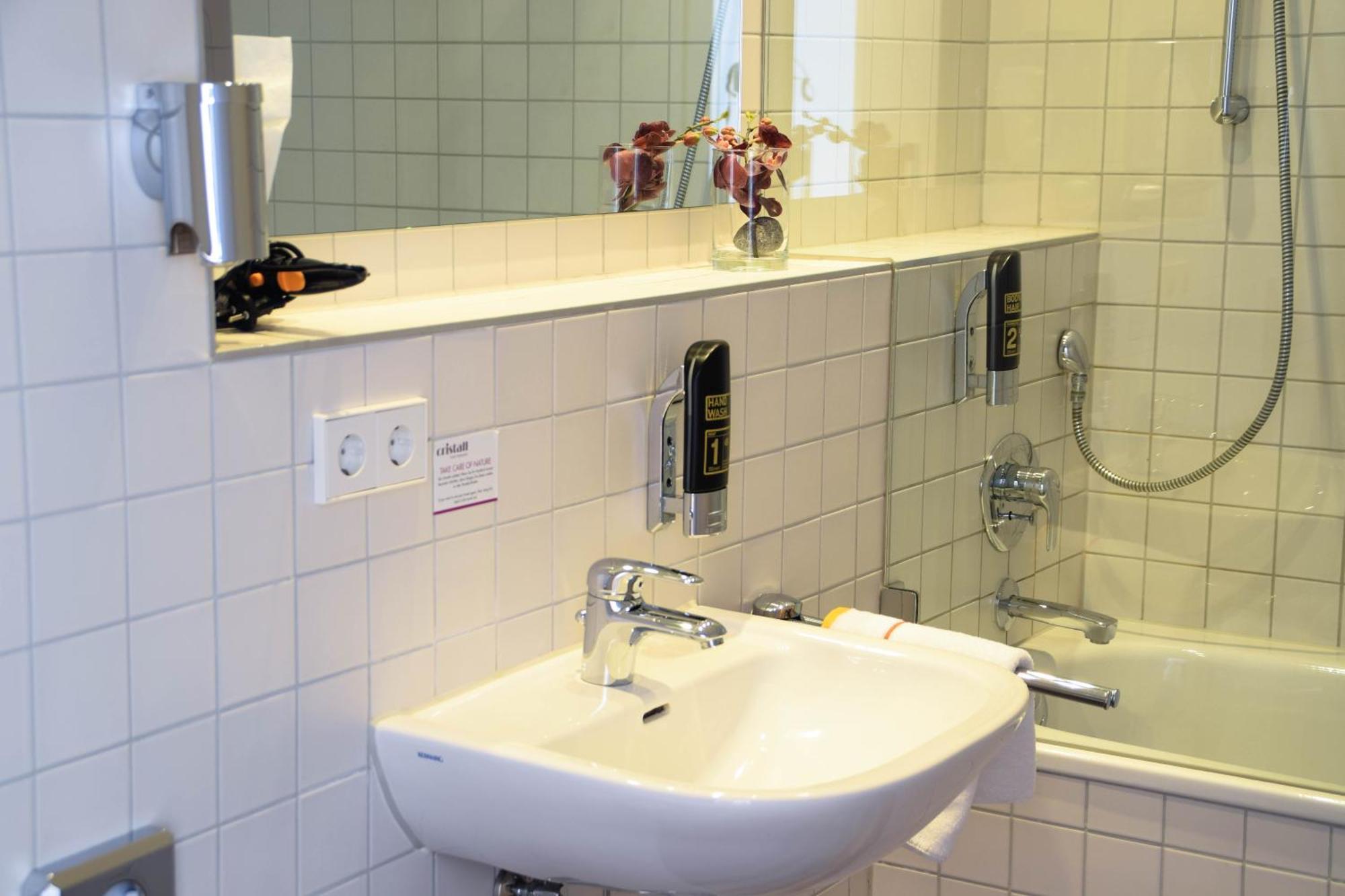 Cristall Hotel Waghaeusel Bilik gambar