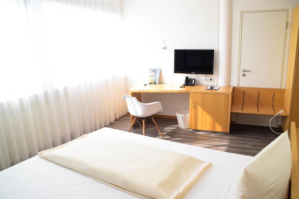 Cristall Hotel Waghaeusel Luaran gambar